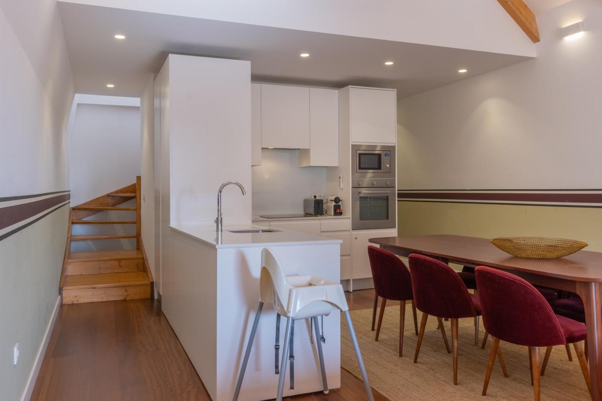 King Bed Suite, Loft With 3wc, Ac & Self-check-in. Lissabon