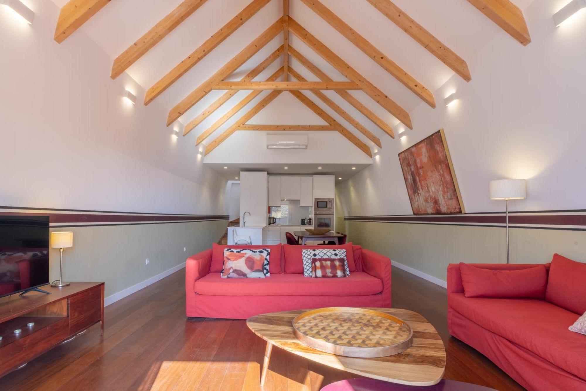 Apartment King Bed Suite, Loft With 3wc, Ac & Self-check-in. Lissabon
