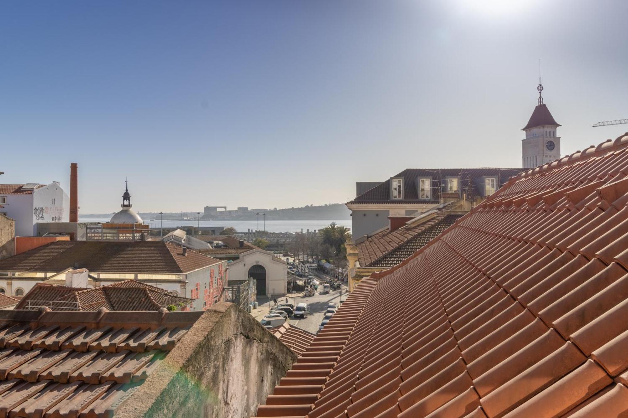 Apartment King Bed Suite, Loft With 3wc, Ac & Self-check-in. Lissabon