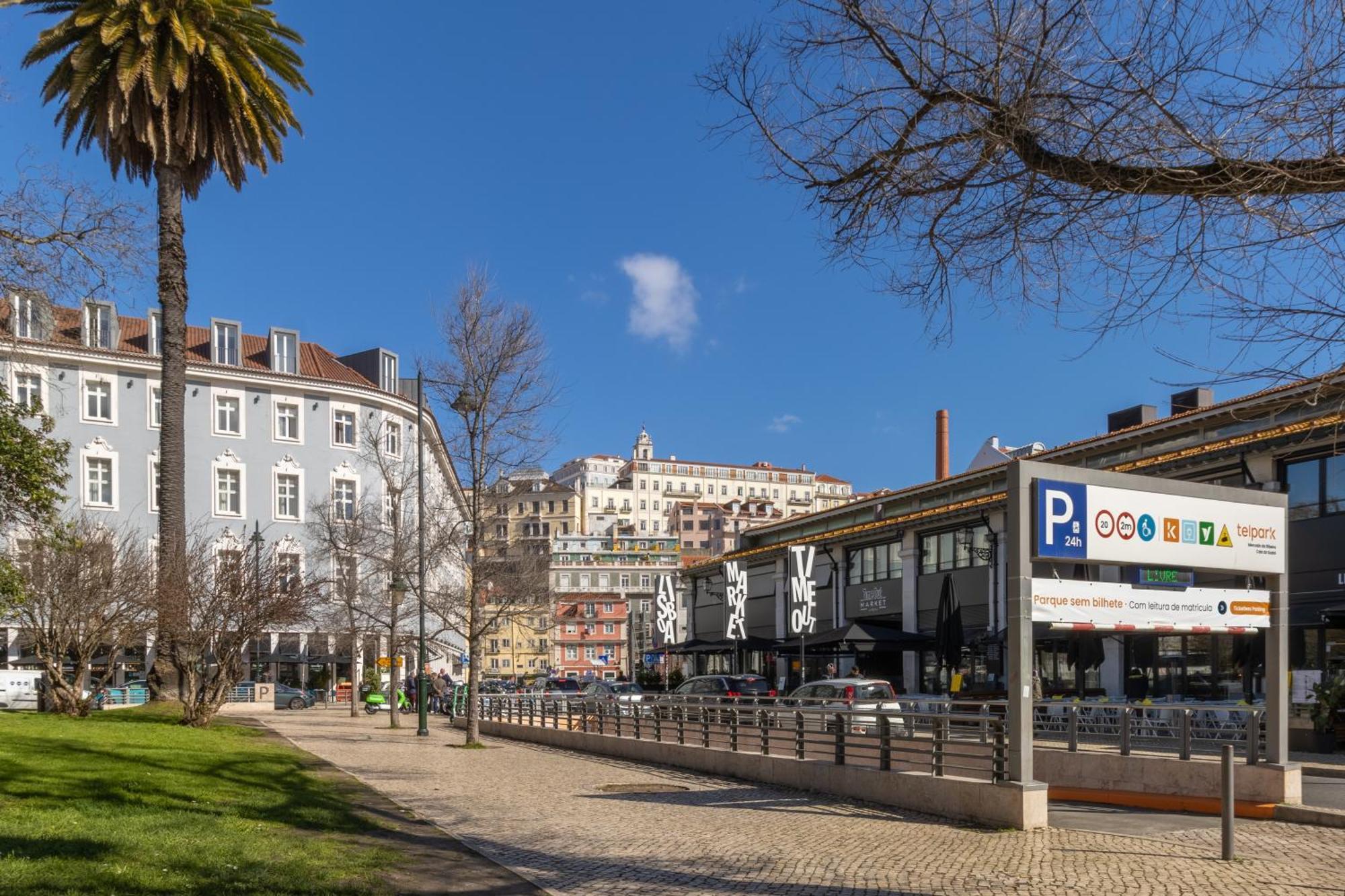 King Bed Suite, Loft With 3wc, Ac & Self-check-in. Apartment Lissabon